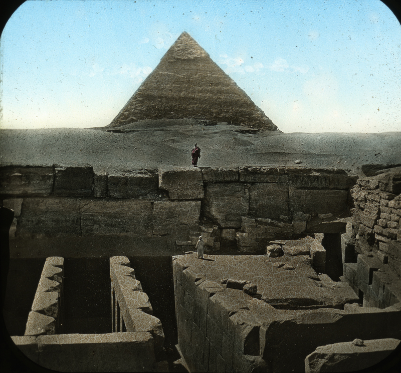Illustration for article titled Amazing Hand-Tinted Photos of Egypt from the late 19th century